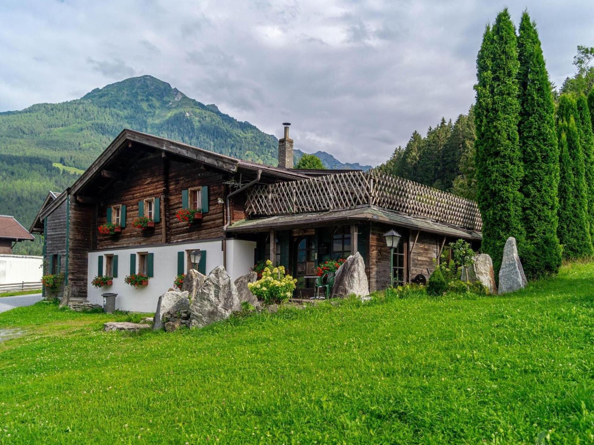 Rustic Farmhouse With Sauna In Bramberg Neukirchen am Grossvenediger Bagian luar foto